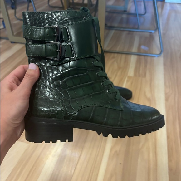 Vince Camuto Fawdry Croc Moto Boots in Deep Green Size 7 New - Picture 2 of 7